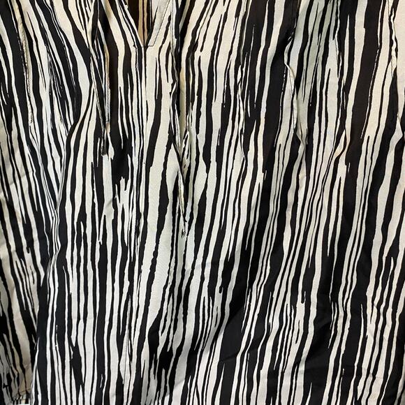 Calvin Klein Women’s Medium Silk Zebra Stripe 3/4 Sleeve Blouse Top - Picture 5 of 9